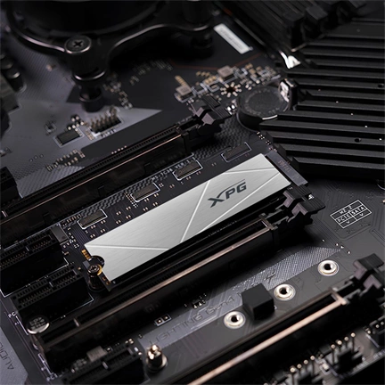 ADATA XPG Gammix S60 PCIe Gen4 x4 M.2 2280 512GB
